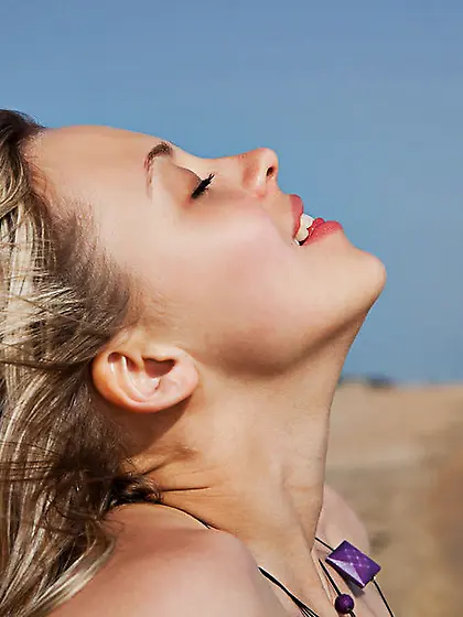 Cute babe alluring body