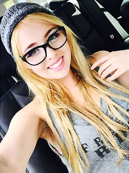 Latin green eyes girl