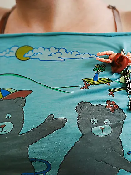 Soft and seductive brunette spotlighting her appealing bod