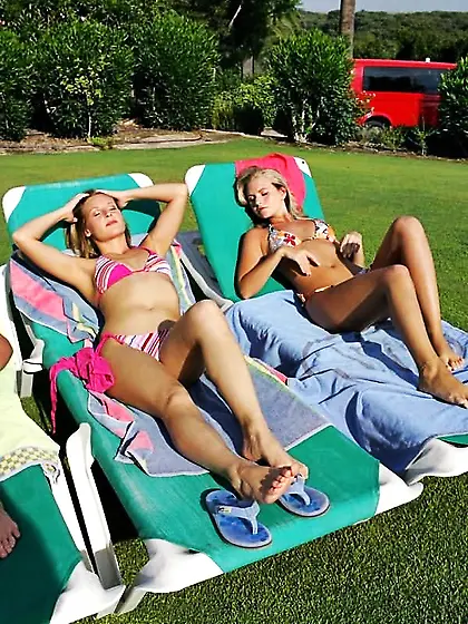 Sapphic Erotica graceful lesbian girls