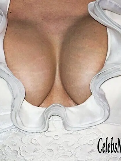 Salma Hayek Nude