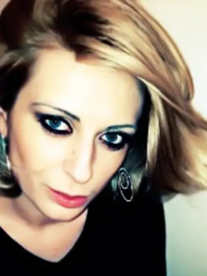 Blonde annakuari perform anal