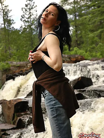 Whore black top smokes