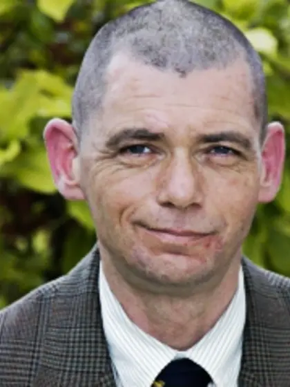 Brunette john perform roleplay