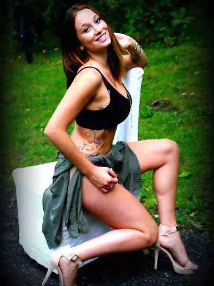 hot friends in bikini