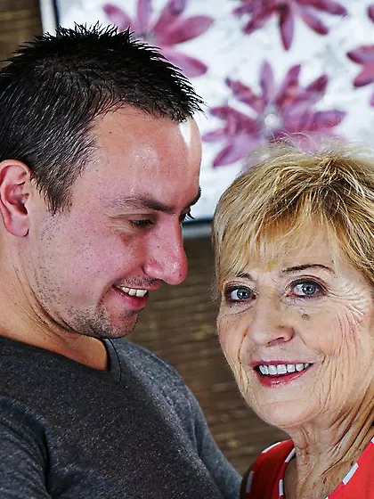 Saggy tits pretty face facial