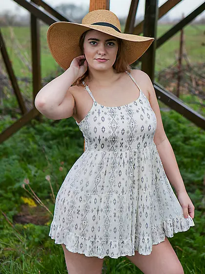 Hot country girl reveals her huge natural boobs and plump buttoc