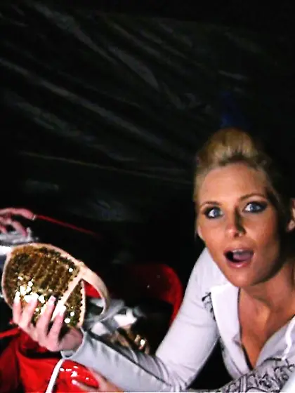 Carolyn Reese and Phoenix Marie please each other and a mature m