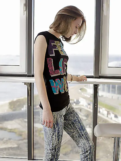 Serpente removes her top and exposes her small young girl breast