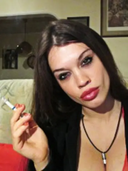 Brunette dana perform anal