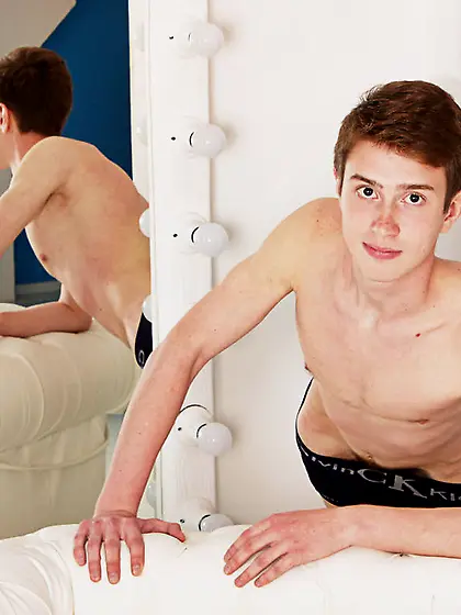 White young man EthanLust like to snapshot