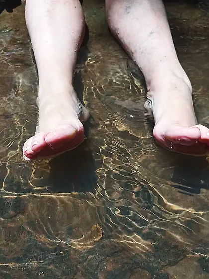 Sexy wet feet