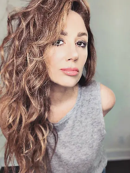 Chrissy shows off tits and pussy on spring break