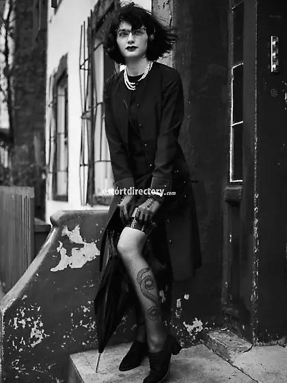 Ms.  Rosie Wilde (Ms.  Rosie Levine)