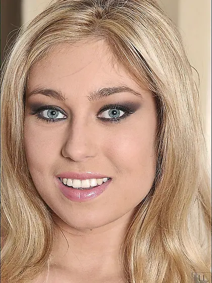 Great Lucie Haluzikova bimbo proudly exposes young naked body fu