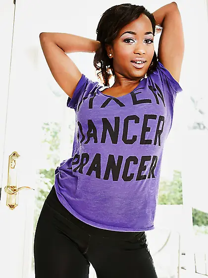 Black girl is a dancer and it's the reason why her body is so se