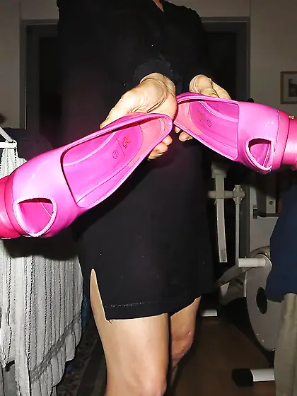 my wifes pink heels