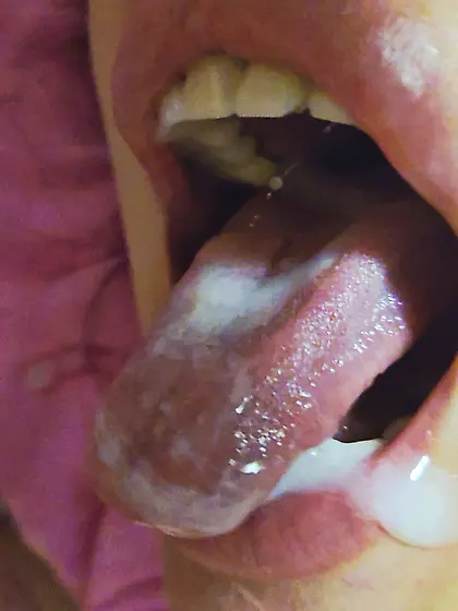 Camshot in the mouth