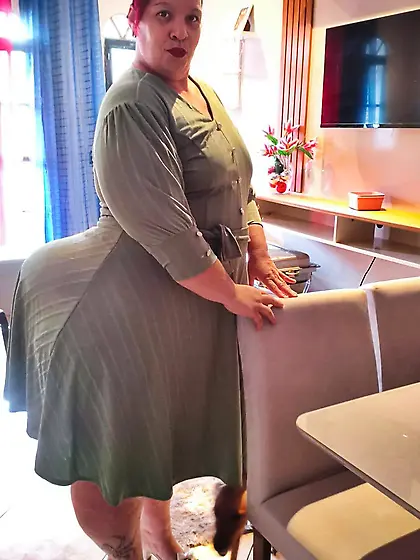 Hermosa Nalgona Latina