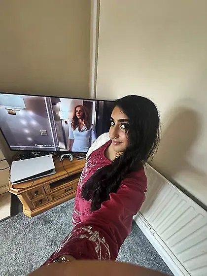 Sexy paki dressed up for eid