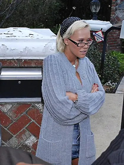 Carly Parker strips on the bar and gets her vagina rammed by hun