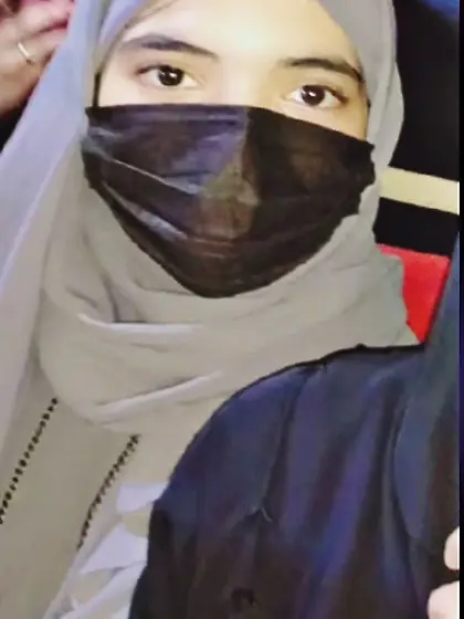 Cuck brother exposed his own niqabi sister,  qudsia