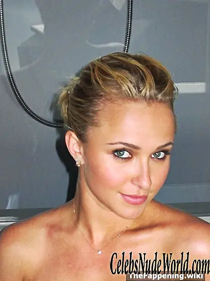 Hayden Panettiere Nude