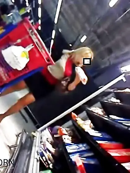 Display light-haired tart