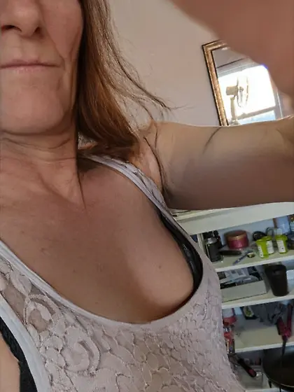 Chubby tranny slut rides the big ones