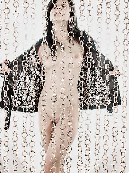 Tempting euro hottie Nelli Hunter poses with absolutely nothing