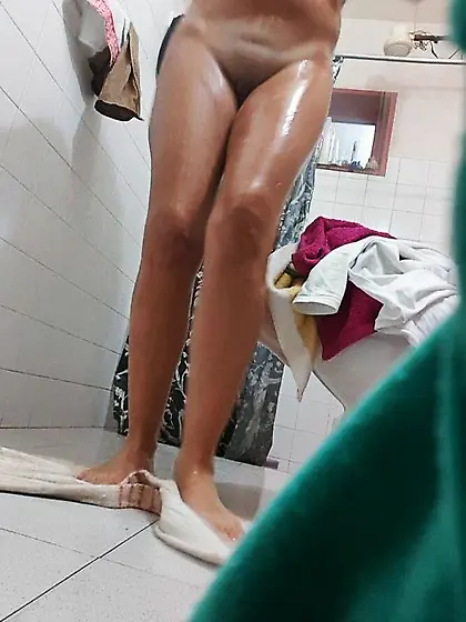 le espiaron a mi vecina