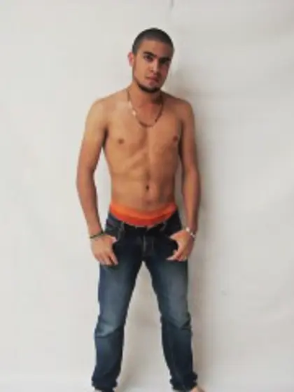 Brunette halberth perform anal