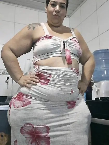 Hermosa Nalgona Latina