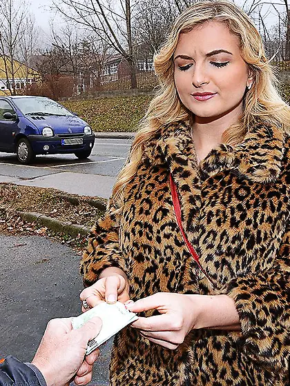 Jemma Valentine fucks the stranger???s dick and gets fee for her