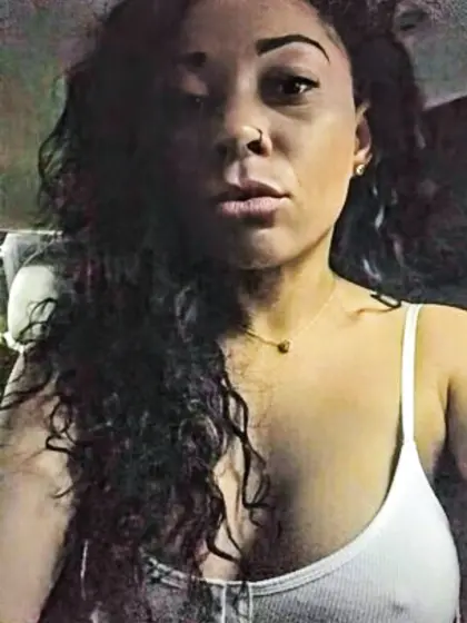 Lightskin baddie with perfect tits