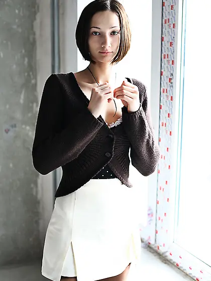 Girl poses in dress and then takes it off opening her shaved sna