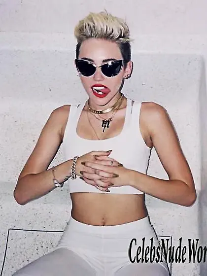 Miley Cyrus topless pics