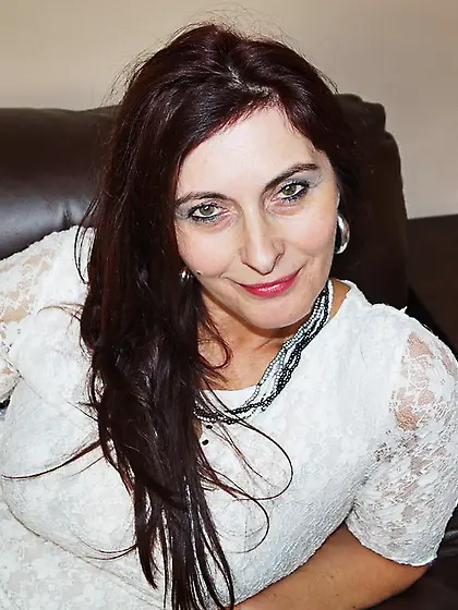 White mature with big tits like to snapshot