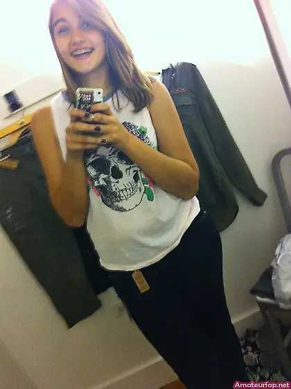 i love machine guns and i love bullets in my tits