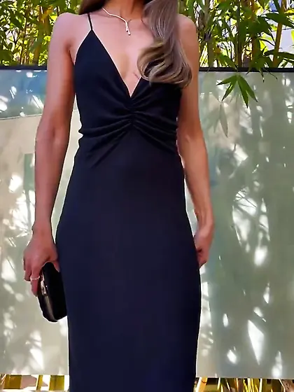 Alison Brie at 2026 Golden Globes