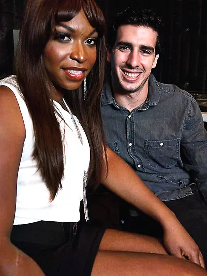 Elegant black tranny hot