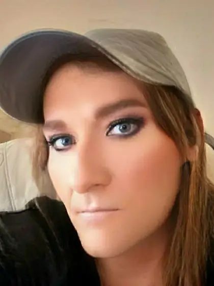 Chubby tranny slut rides the big ones