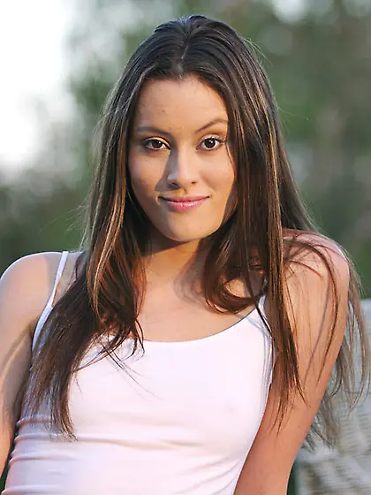 Tender brown haired girl Jassie James with tiny nipples opens he