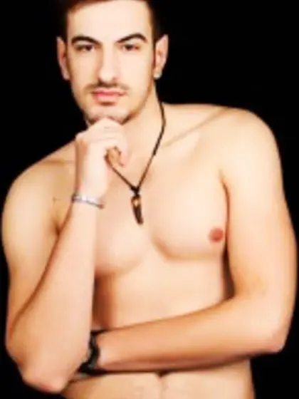 18 yo brunette Danielhunter.