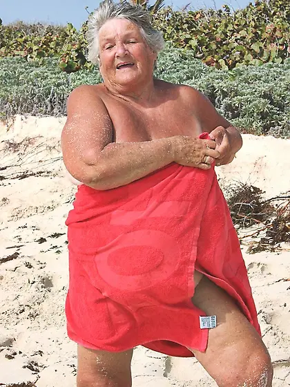 Flashing Grandma Libby from United Kingdom