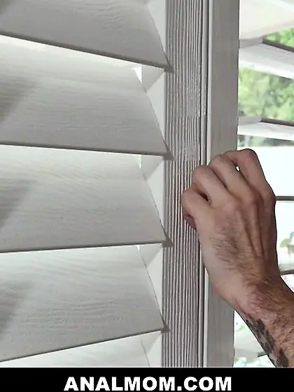 Stepson loves what whorish MILF is offering