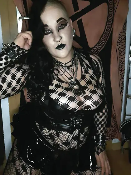 sexy Gothic Queen