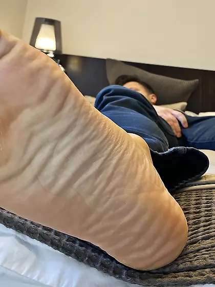Master uses Foot Slave Boy