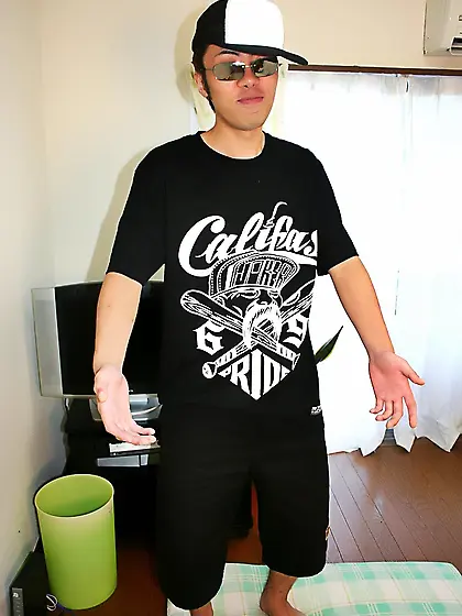 Hippy asian dude peels