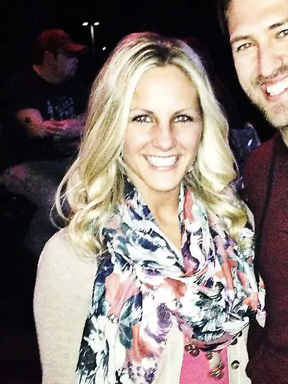 Hotties Heather & Lacey on GGW bus